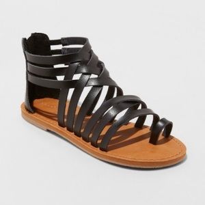Women's Makena Strappy Gladiator Sandals
Universal Thread